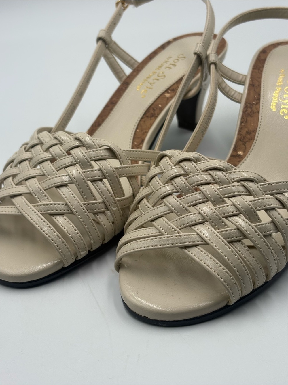 Soft Style Hush Puppies Women’s Beige Woven Slingback Heels Size 7W Wide - Picture 4 of 12